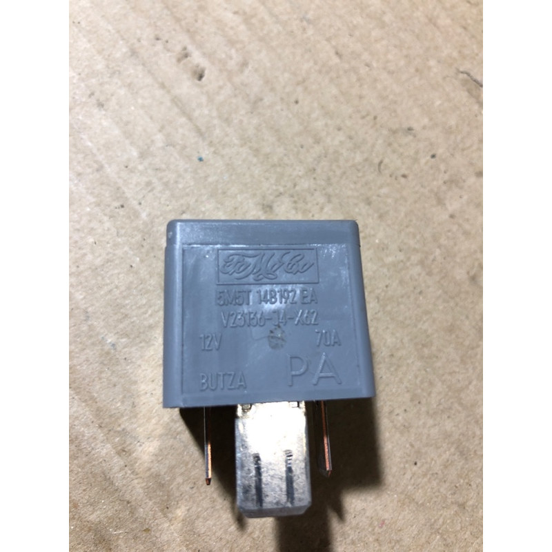 Реле (электрика) FORD Focus MK3 2015 2.0 5m5t14b192ea