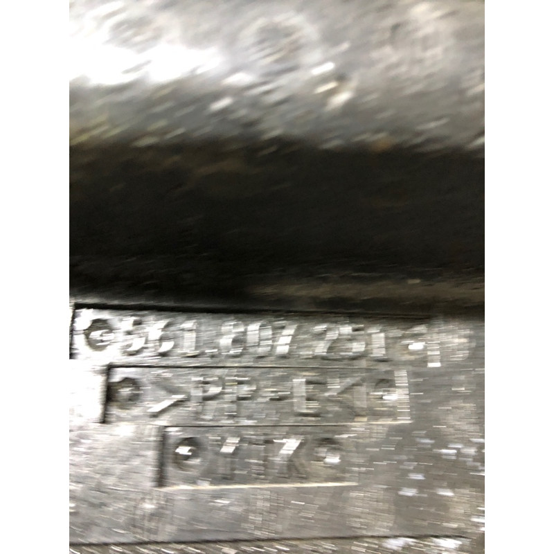 Абсорбер (наполнитель) бампера (кузов и элементы) Volkswagen Passat B7 2013 2.5 561807251