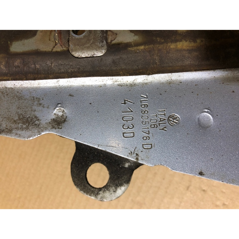 Крепление крыла (кузов и элементы) Volkswagen Touareg 7L 2004 3.2 7L6805158F