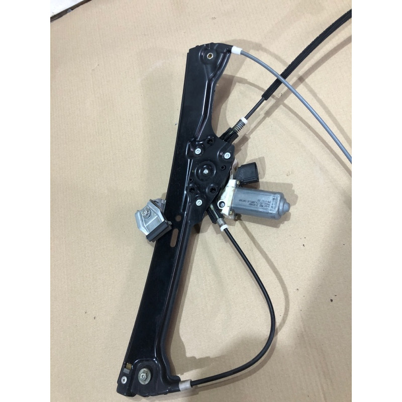 Механизм стеклоподъемника с мотором (кузов и элементы) BMW 5-series E60 2005 N52B25 7034352