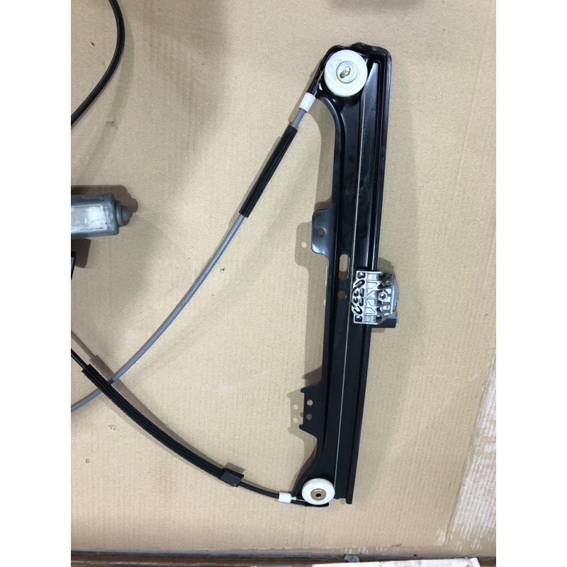 Механизм стеклоподъемника с мотором (кузов и элементы) BMW 5-series E60 2005 N52B25 7034352