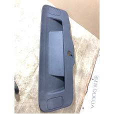 Обшивка крышки багажника