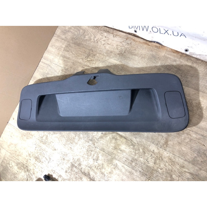 Обшивка крышки багажника (салон) Volkswagen Passat B7 2013 2.5 561867605b