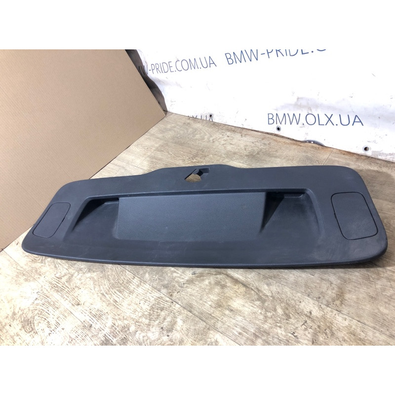 Обшивка крышки багажника (салон) Volkswagen Passat B7 2013 2.5 561867605b