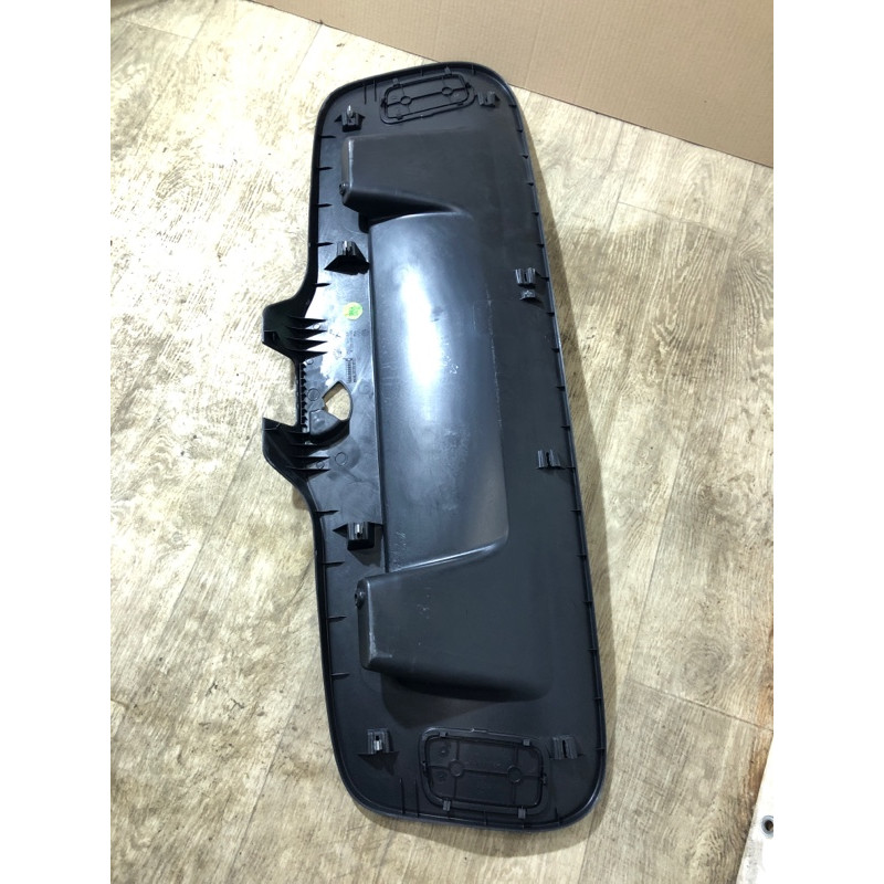Обшивка крышки багажника (салон) Volkswagen Passat B7 2013 2.5 561867605b