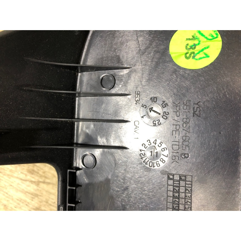 Обшивка крышки багажника (салон) Volkswagen Passat B7 2013 2.5 561867605b