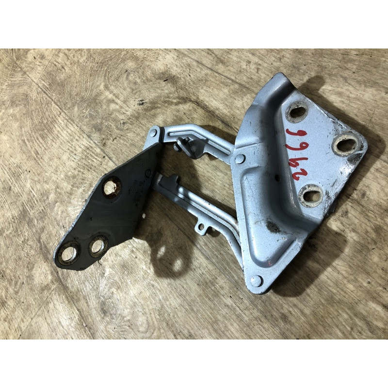 Петля капота (кузов и элементы) Volkswagen Touareg 7L 2004 3.2 7L6823302A