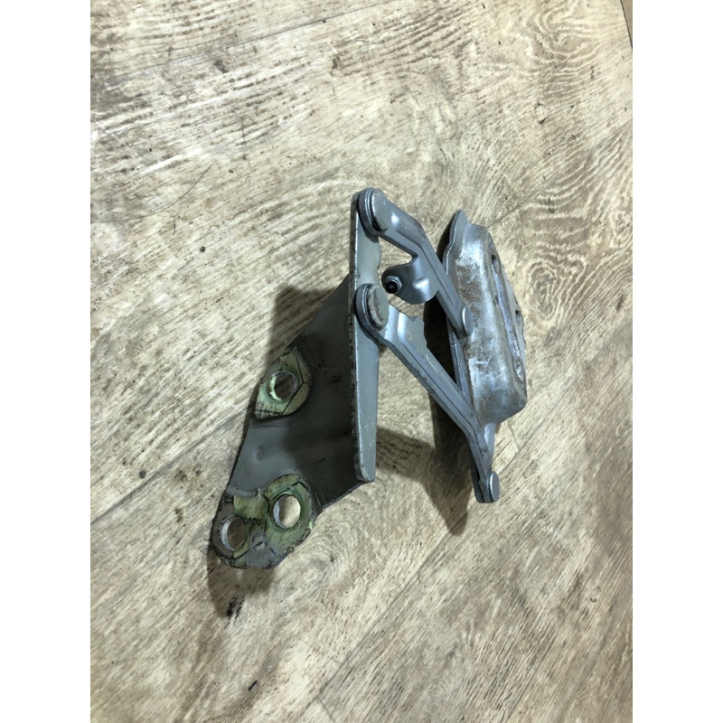 Петля капота (кузов и элементы) Volkswagen Touareg 7L 2004 3.2 7L6823301B