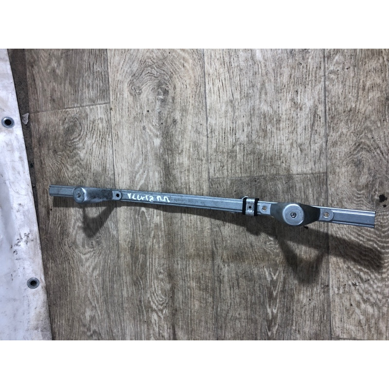 Направляющая стекла двери (кузов и элементы) Opel Vectra C 2.2 Z22YH 9178989
