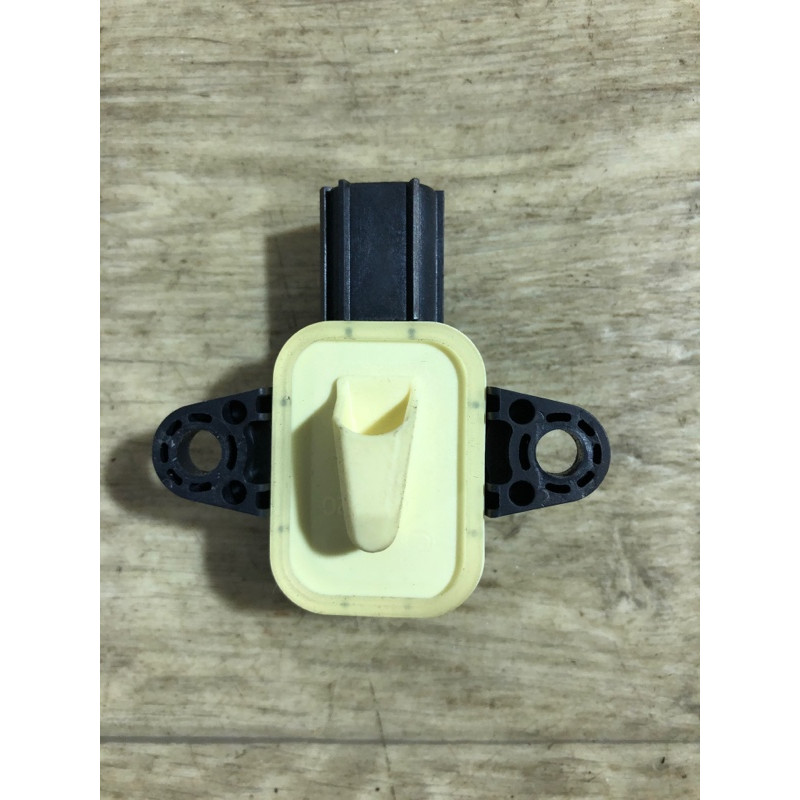 Датчик удара (электрика / датчики) FORD Focus MK3 2014 2.0 HM5Z14B345A