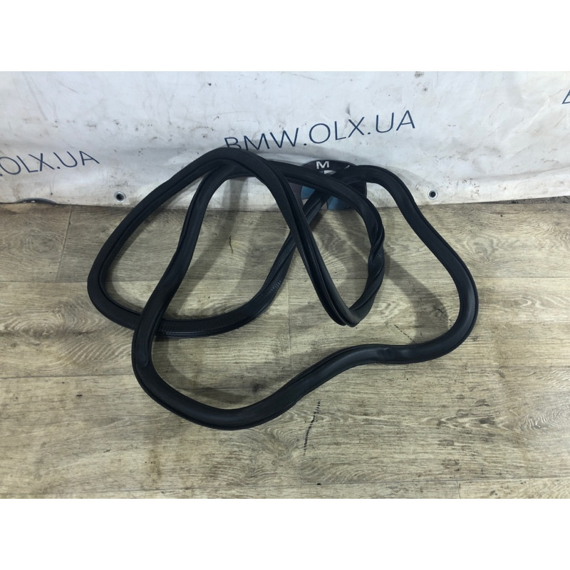 Уплотнитель (кузов и элементы) Volkswagen Passat B7 2013 2.5 561867913