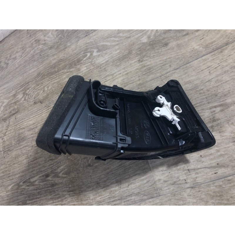 Дефлектор воздуховода (салон) KIA Sorento UM 2013 2.4 974901u000