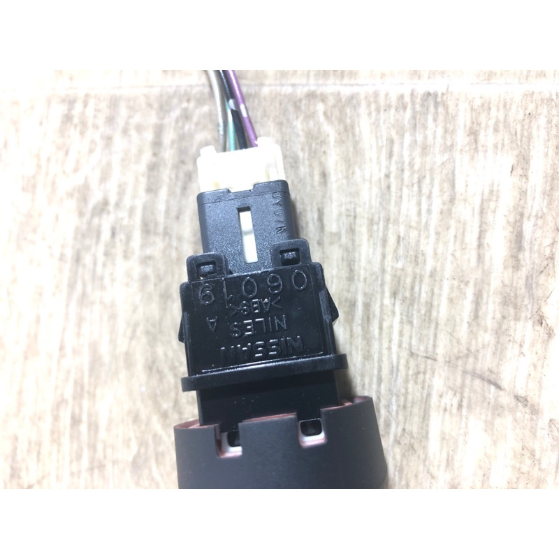 Кнопка аварийной сигнализации (электрика / кнопки) Nissan Juke F15 2011 1.6 252901KA0A