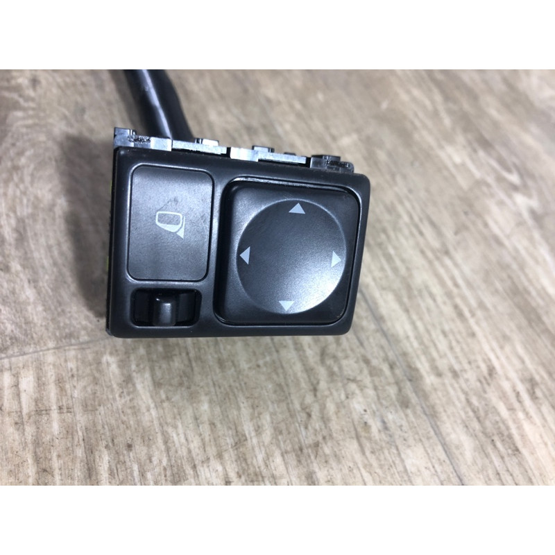 Кнопка регулировки зеркала (электрика / кнопки) Nissan Juke F15 2011 1.6 25570CT00B