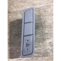 Кнопка освещения панели приборов