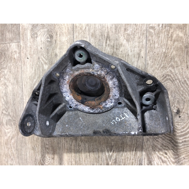 Кронштейн опоры амортизатора (подвеска) Volkswagen Touareg 7L 2004 3.2 7L0412391D