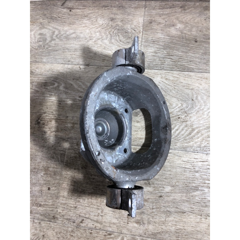 Кронштейн опоры амортизатора (подвеска) Volkswagen Touareg 7L 2004 3.2 7L0512301C