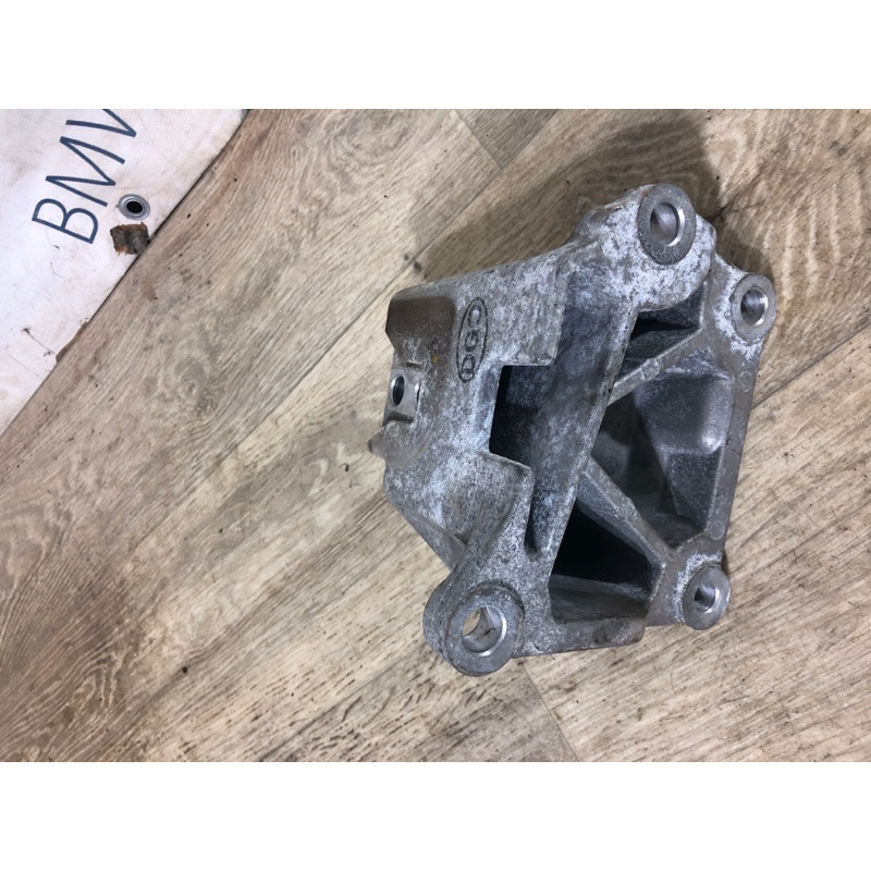 Кронштейн КПП (трансмиссия) Hyundai Sonata LF 2015 2.4 452113BDG0