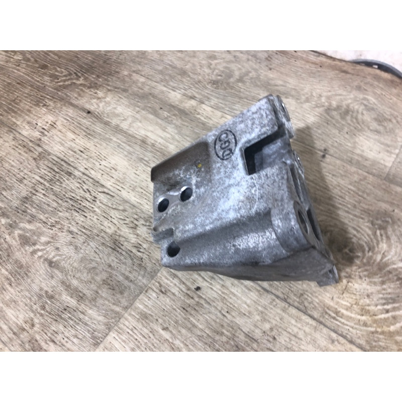 Кронштейн КПП (трансмиссия) Hyundai Sonata LF 2015 2.4 452113BDG0