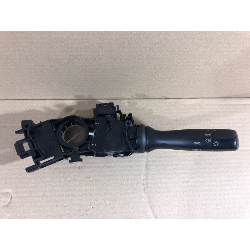 Перемикач поворотів (електрика) Subaru Forester SJ 2016 2.5 83115FJ040