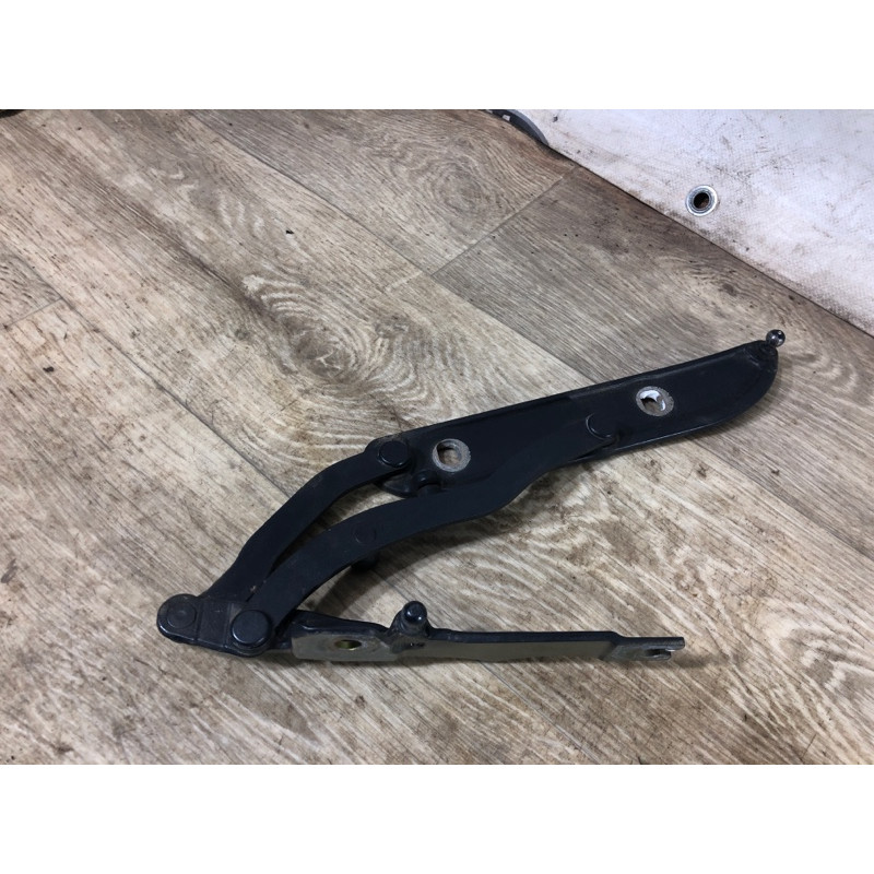Петля капота (кузов і елементи) BMW 3-series E46 2001 M54B30 8220073