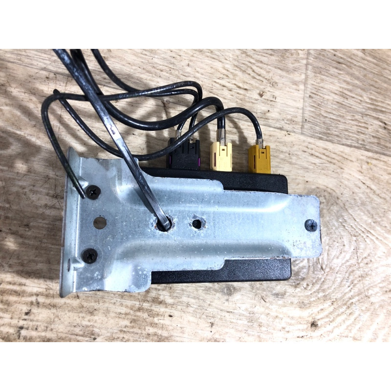 Усилитель антенны (электрика) Volkswagen Touareg 7L 2004 3.2 7l6035530b