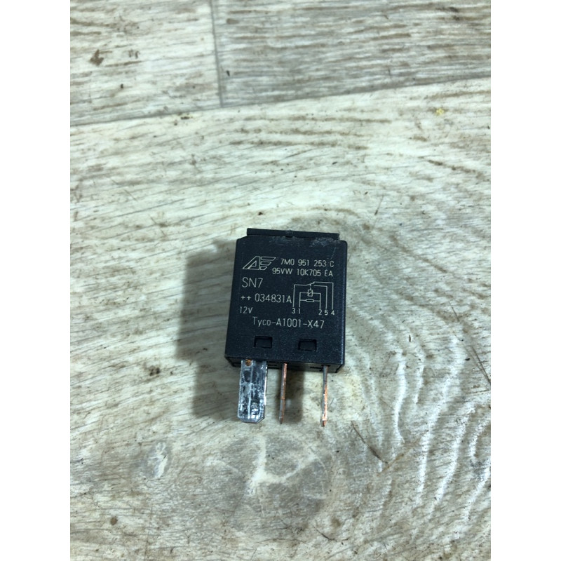 Реле (электрика) Volkswagen Touareg 7L 2004 3.2 7m0951253c