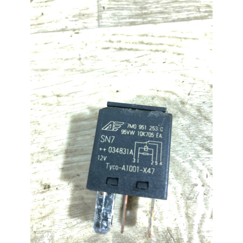 Реле (электрика) Volkswagen Touareg 7L 2004 3.2 7m0951253c