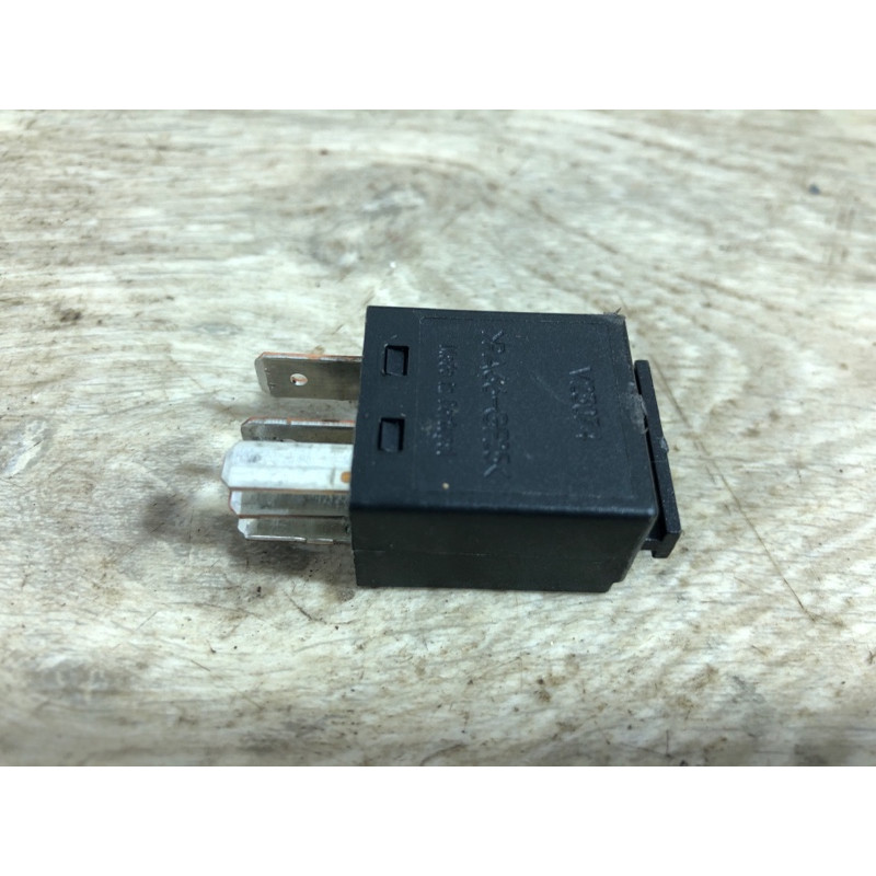 Реле (электрика) Volkswagen Touareg 7L 2004 3.2 7m0951253c