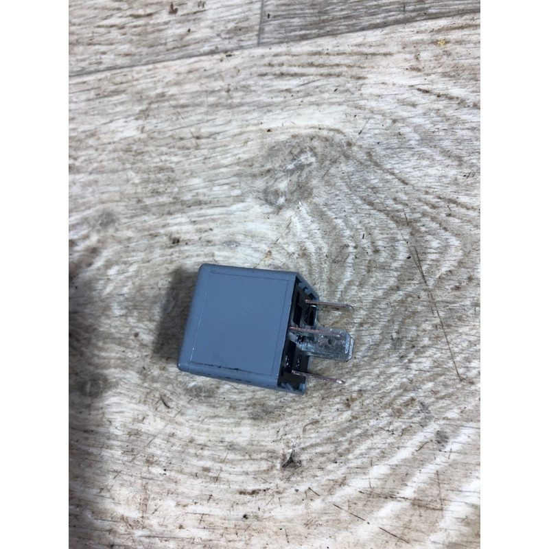 Реле (электрика) Volkswagen Touareg 7L 2004 3.2 1j0927841