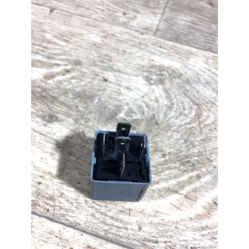 Реле (электрика) Volkswagen Touareg 7L 2004 3.2 1j0927841