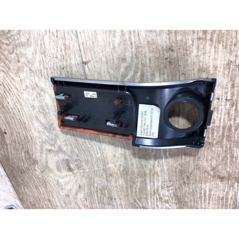 Декоративна накладка торпеди (салон) Volkswagen Touareg 7L 2004 3.2 7L6857240D