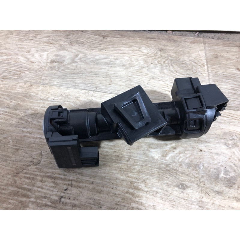 Замок зажигания (электрика) FORD Focus MK3 2015 2.0 bv6n3f642