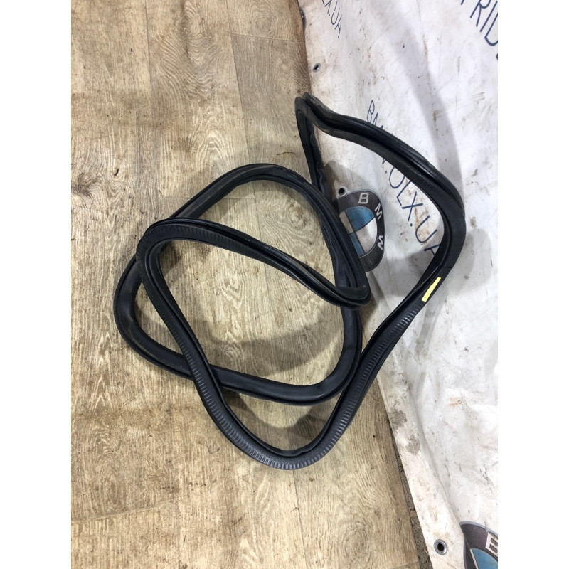 Уплотнитель (кузов и элементы) Volkswagen Passat B7 2013 2.5