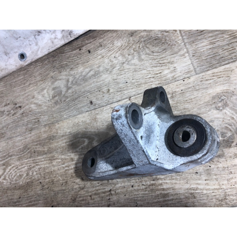 Кронштейн КПП (трансмиссия) FORD Focus MK3 2015 2.0 BV6Z-6E042-A