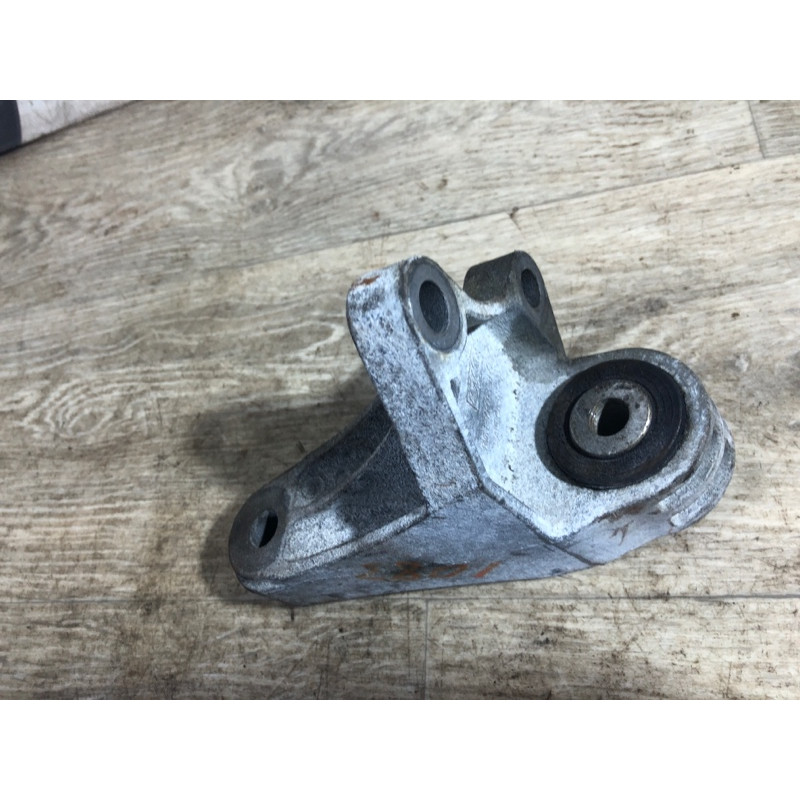 Кронштейн КПП (трансмиссия) FORD Focus MK3 2015 2.0 BV6Z-6E042-A