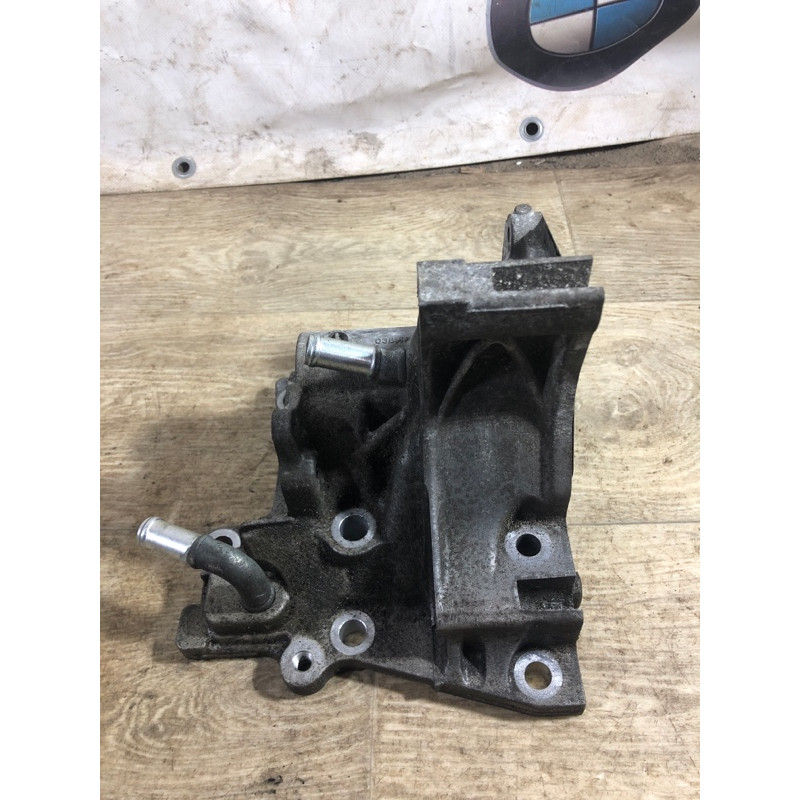 Кронштейн (двигатель и элементы) Nissan Juke F15 2011 1.6 110611KC0B