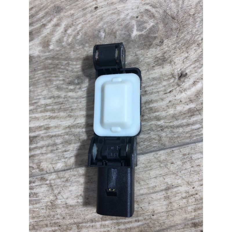 Датчик удара (электрика / датчики) Volkswagen Touareg 7L 2004 3.2 4b0959643e