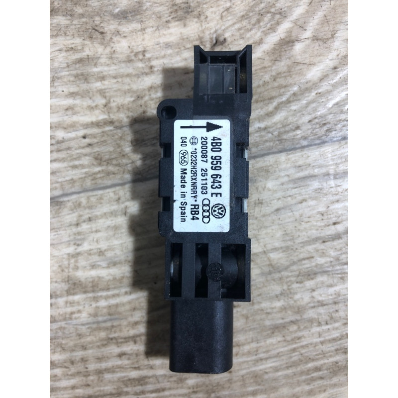 Датчик удара (электрика / датчики) Volkswagen Touareg 7L 2004 3.2 4b0959643e