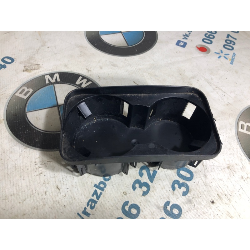 Підстаканник (салон) Volkswagen Touareg 7L 2004 3.2 7L6858602A