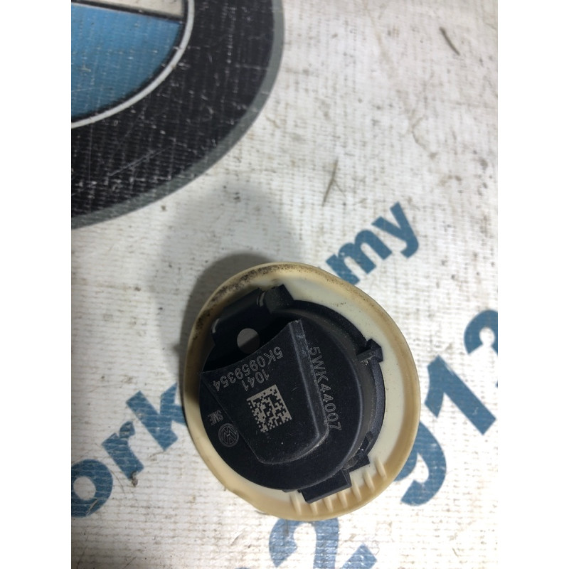 Датчик удара (электрика / датчики) Volkswagen Jetta MK6 2011 2.0 5k0959354