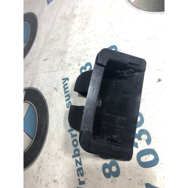 Накладка замка крышки багажника (салон) Volkswagen Jetta MK6 2011 2.0 5c6827520