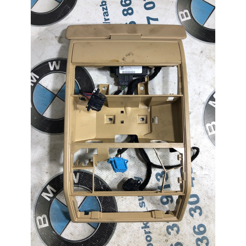 Кронштейн плафона салона (салон) Volkswagen Touareg 7L 2004 3.2 7L6867508E7G8