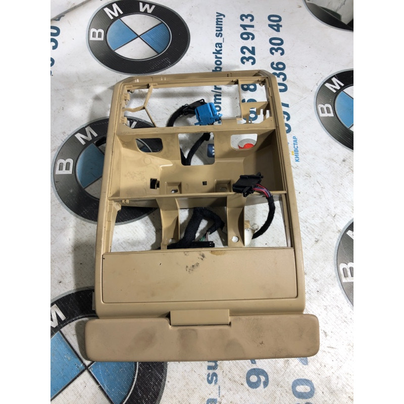 Кронштейн плафона салона (салон) Volkswagen Touareg 7L 2004 3.2 7L6867508E7G8