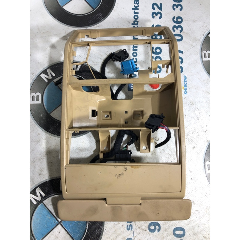 Кронштейн плафона салона (салон) Volkswagen Touareg 7L 2004 3.2 7L6867508E7G8