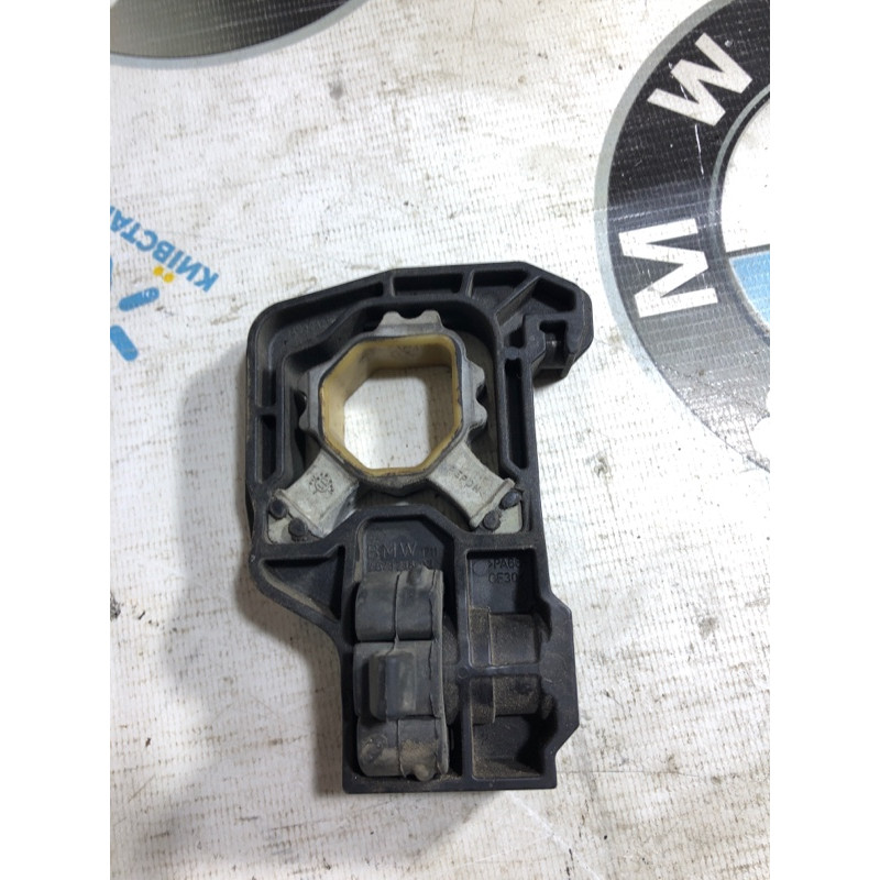 Крепление радиатора (кузов и элементы) BMW 5-series F10 2013 N63B44 17117575248