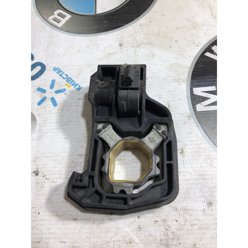 Крепление радиатора (кузов и элементы) BMW 5-series F10 2013 N63B44 17117575248