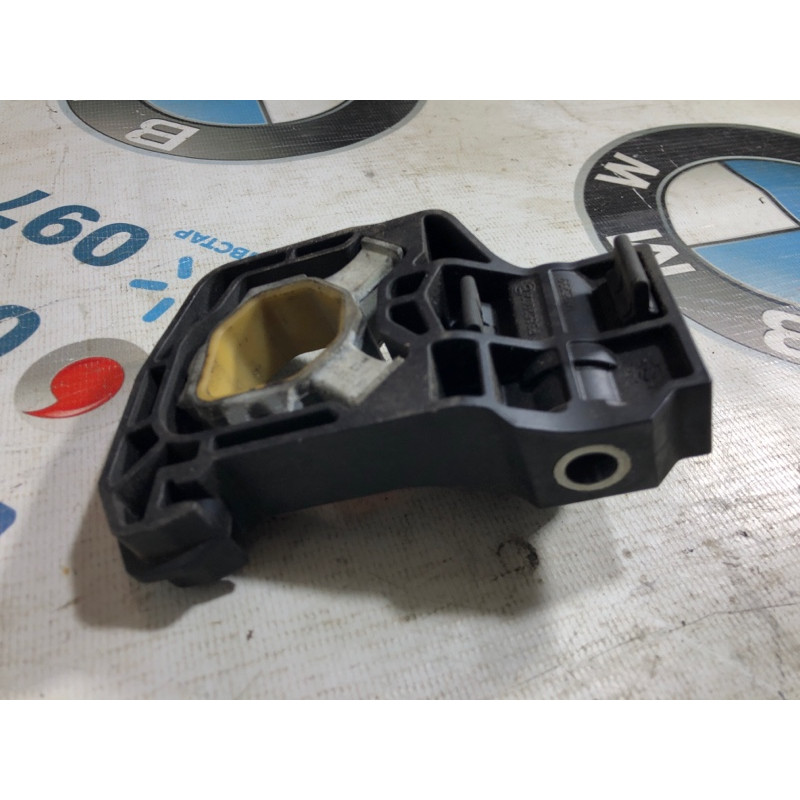 Крепление радиатора (кузов и элементы) BMW 5-series F10 2013 N63B44 17117575248
