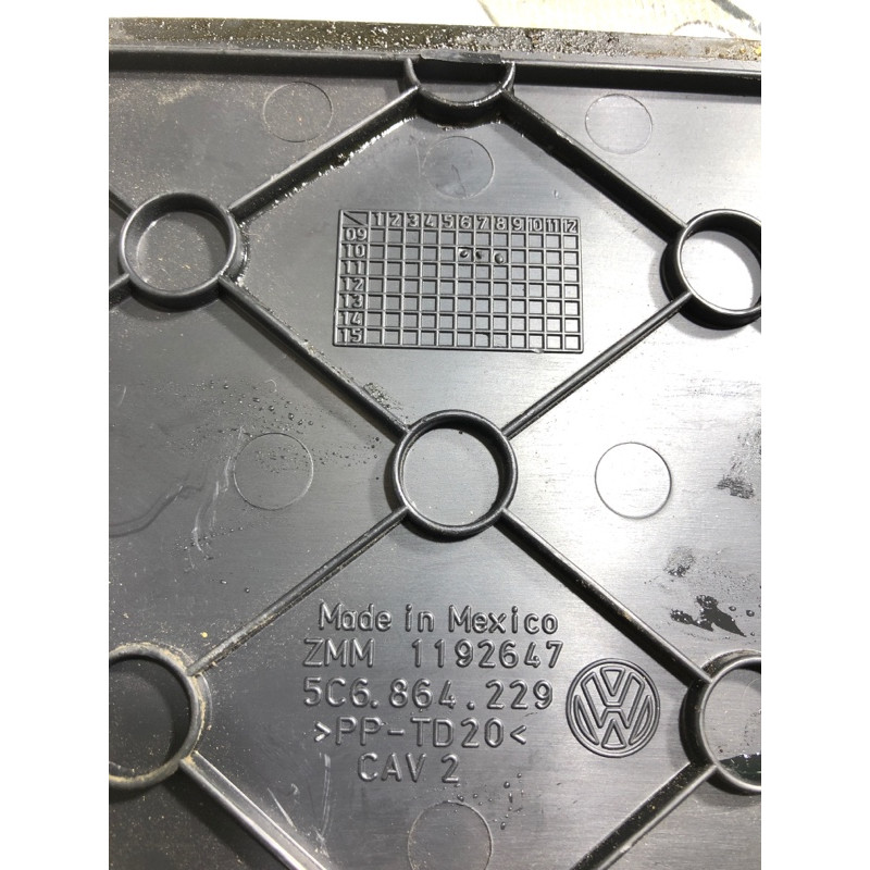 Заглушка центральной консоли (салон) Volkswagen Jetta MK6 2011 2.0 5c6864229
