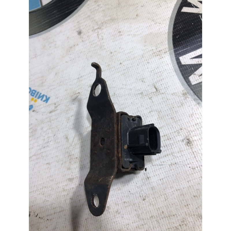 Датчик удара (электрика / датчики) Lexus RX XU30 2007 3.0 1MZ-FE 8917335060